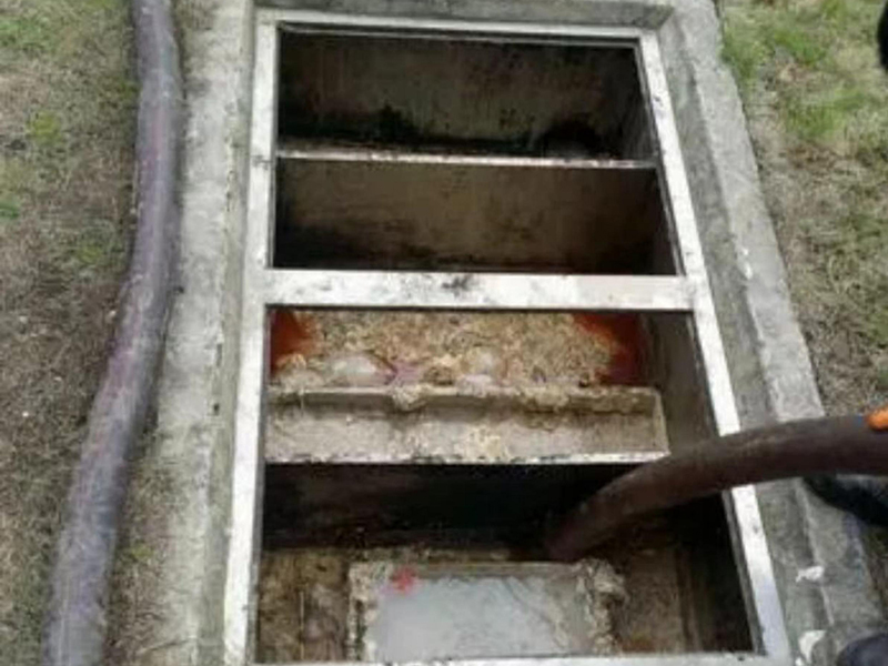 上甘岭隔油池清理