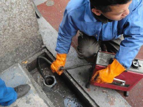 上甘岭疏通下水道